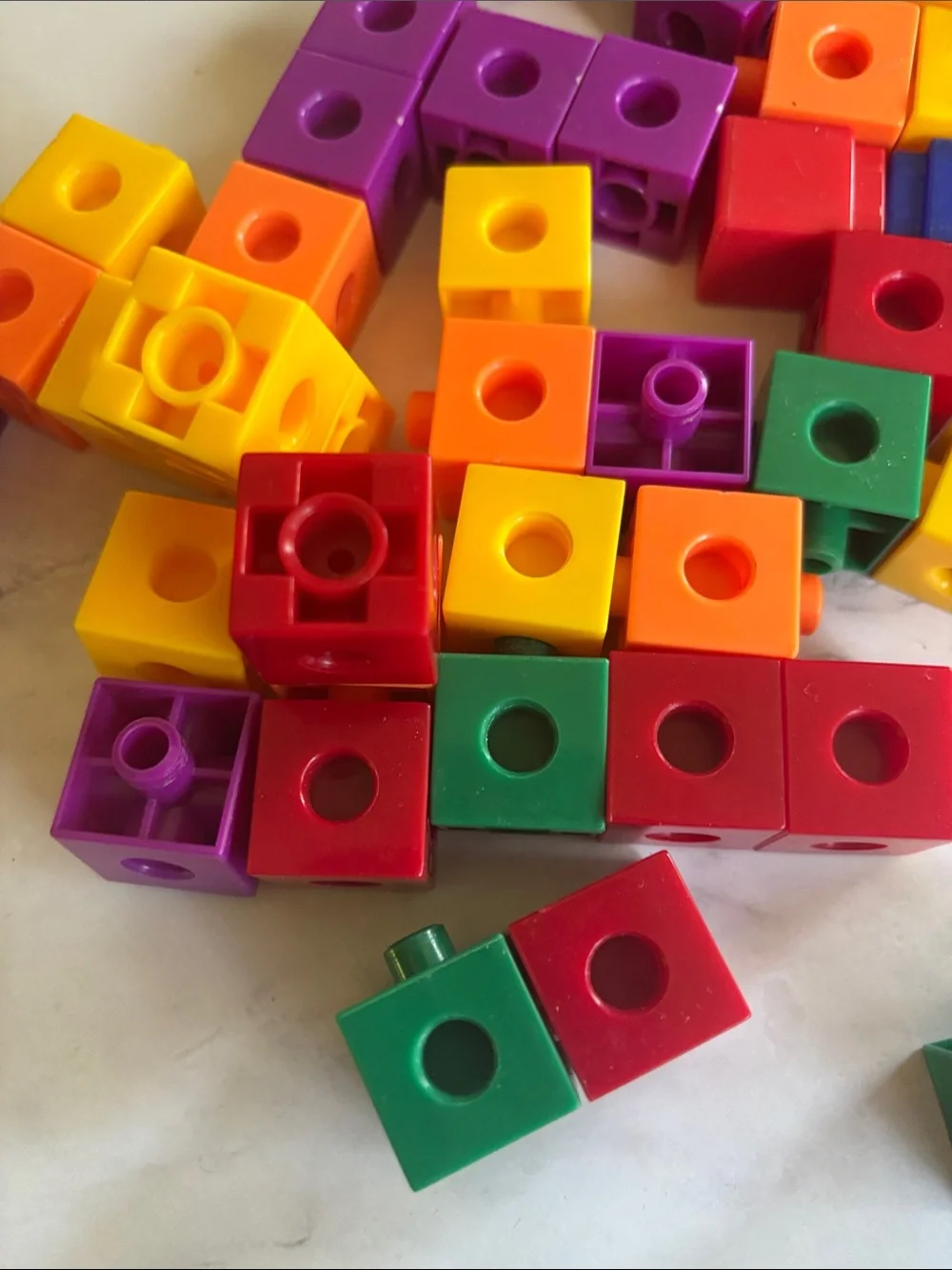 175 Piece Plastic Interlocking Counting Cubes